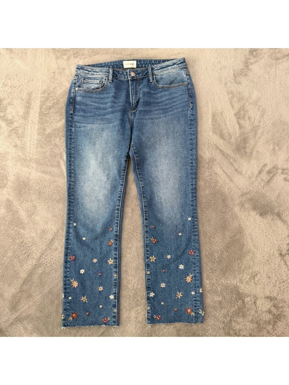 Driftwood Colette Jeans Womens size 8 Embroidered Beaded Raw Hem